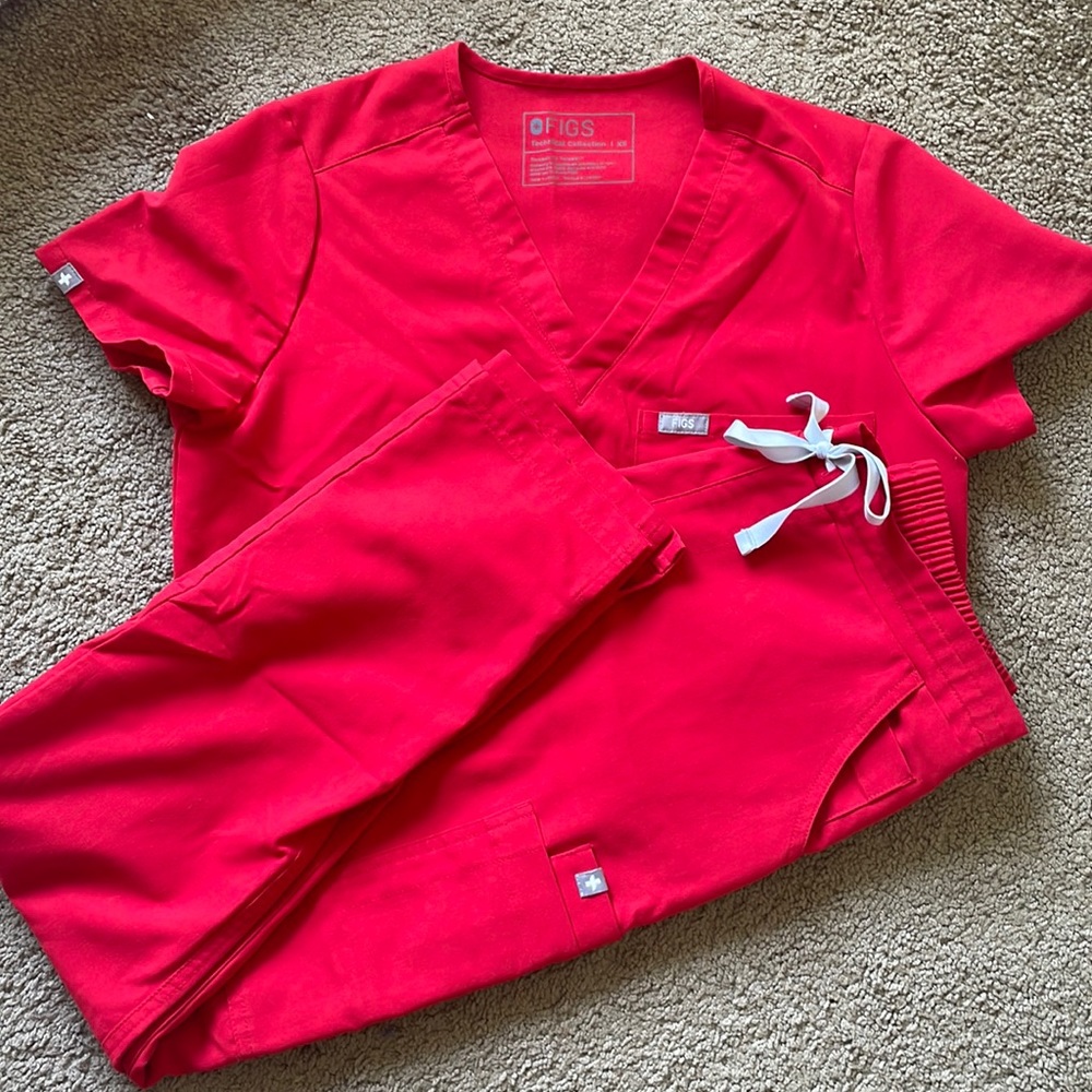 Figs scrub set in red.